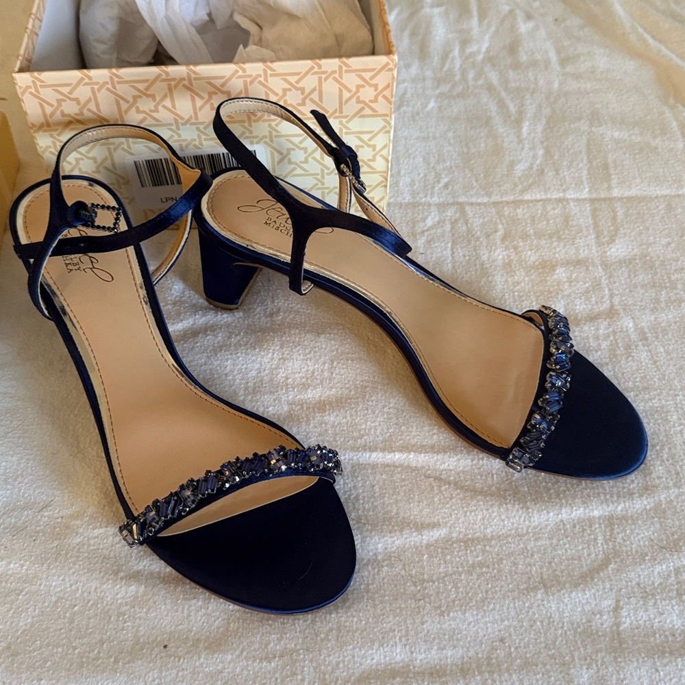 Jewel Badgley Mischka Dagny Navy NWOT Size 9